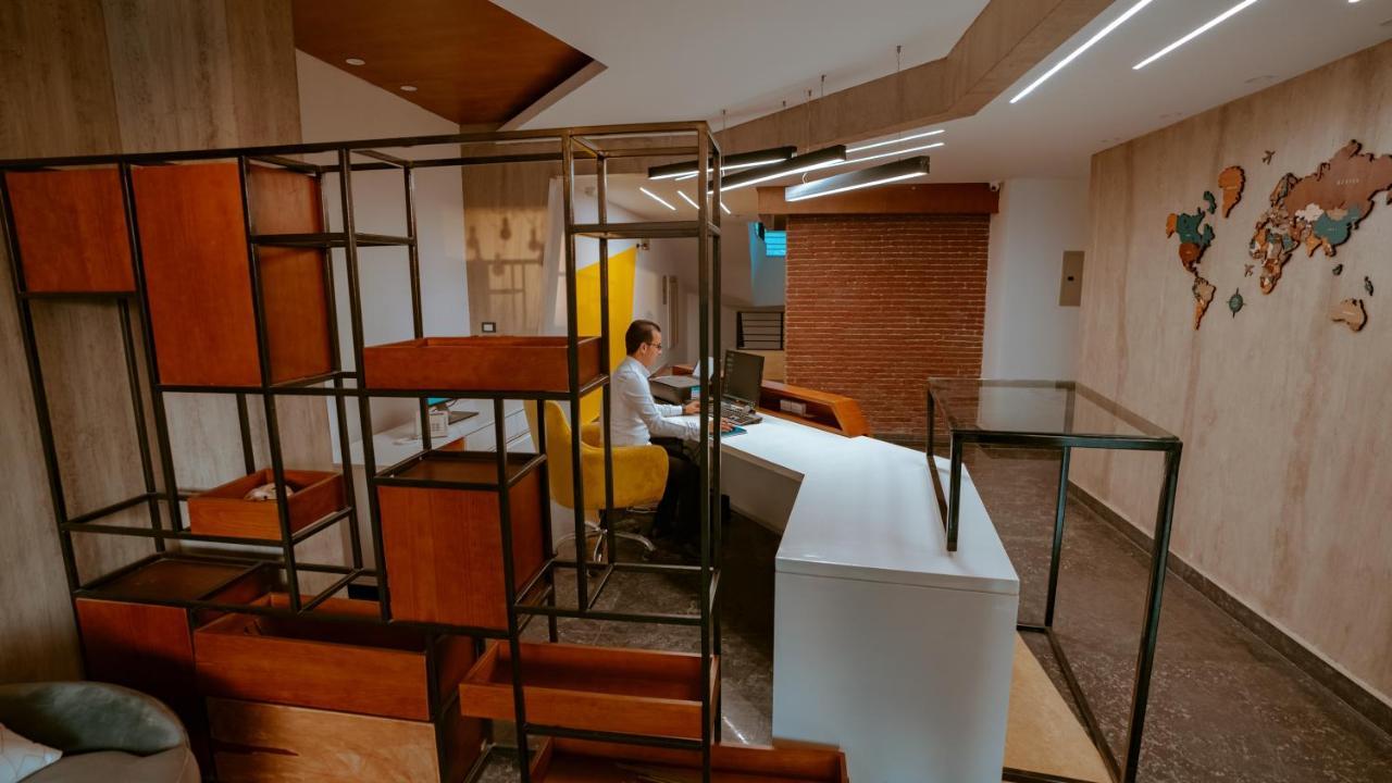 Travelholic Residence New Kairo Bagian luar foto